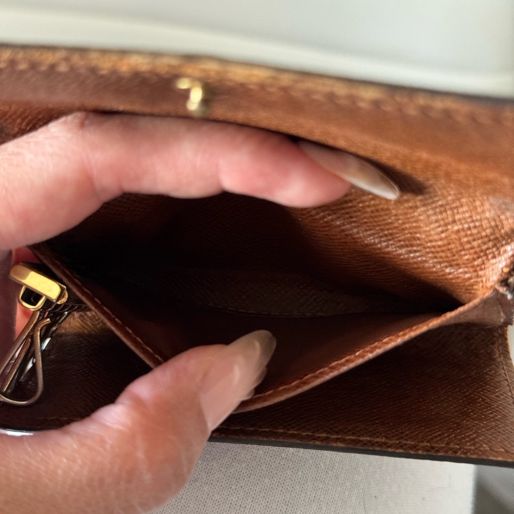 Louis Vuitton Monogram Key & Card Holder Case (6) - Picture 8 of 9